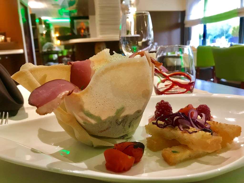 Kyriad Hotel Nevers Centre Restaurant photo