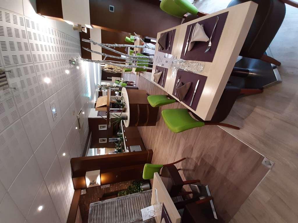 Kyriad Hotel Nevers Centre Restaurant photo