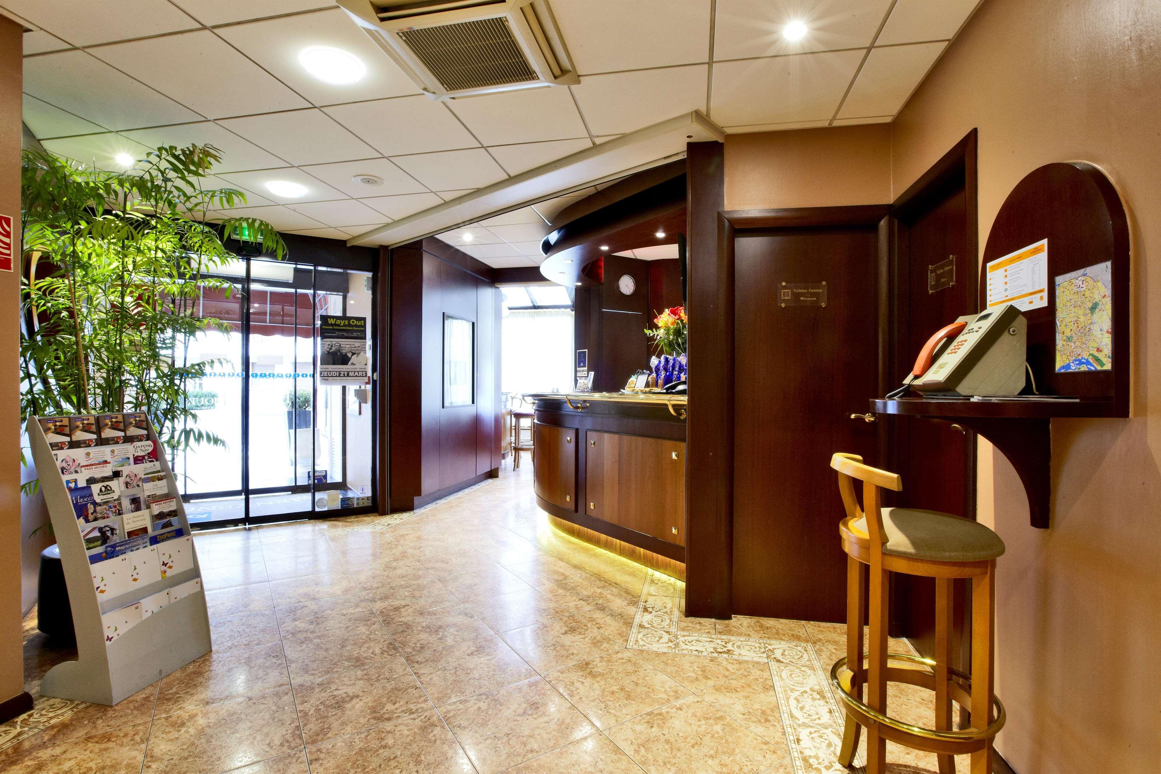 Kyriad Hotel Nevers Centre Exterior photo
