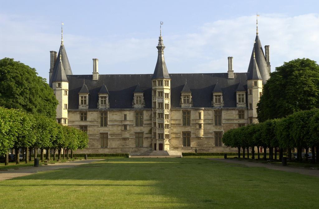 Kyriad Hotel Nevers Centre Exterior photo