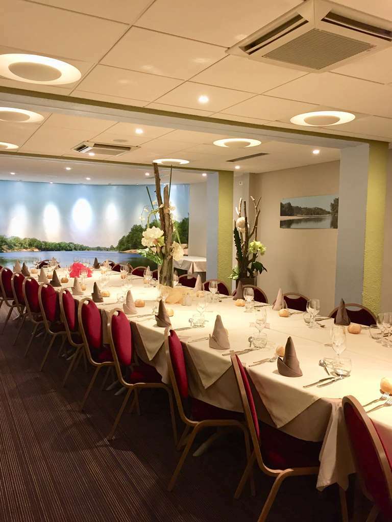 Kyriad Hotel Nevers Centre Restaurant photo