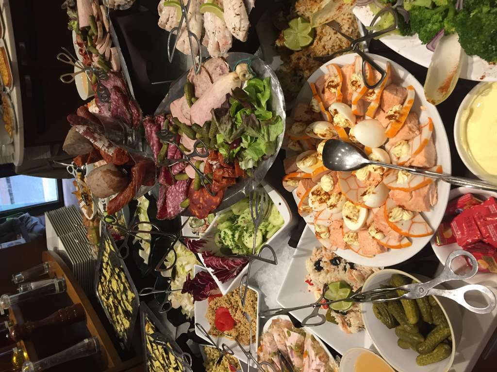 Kyriad Hotel Nevers Centre Restaurant photo